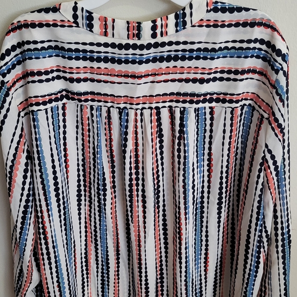 Beautiful blouse - Picture 4 of 10